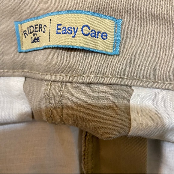 NWOT. Riders by Lee Beige Khaki pants. - Picture 3 of 4